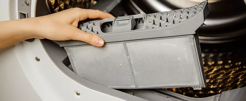 Signs Of A Clogged Dryer Lint Trap in Kingsville, Texas